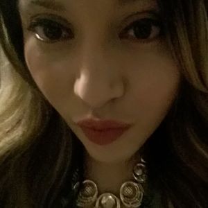 Meet your Posher, Noraima